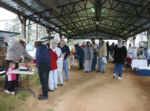 crowd at market