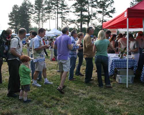 Crowds at Farm-to-Fork Picnic