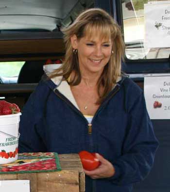 Donna at market